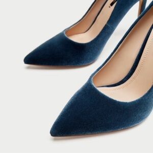 Blue velvet Zara pumps